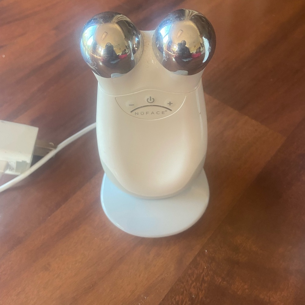 NuFACE Facial Toning Device Trinity